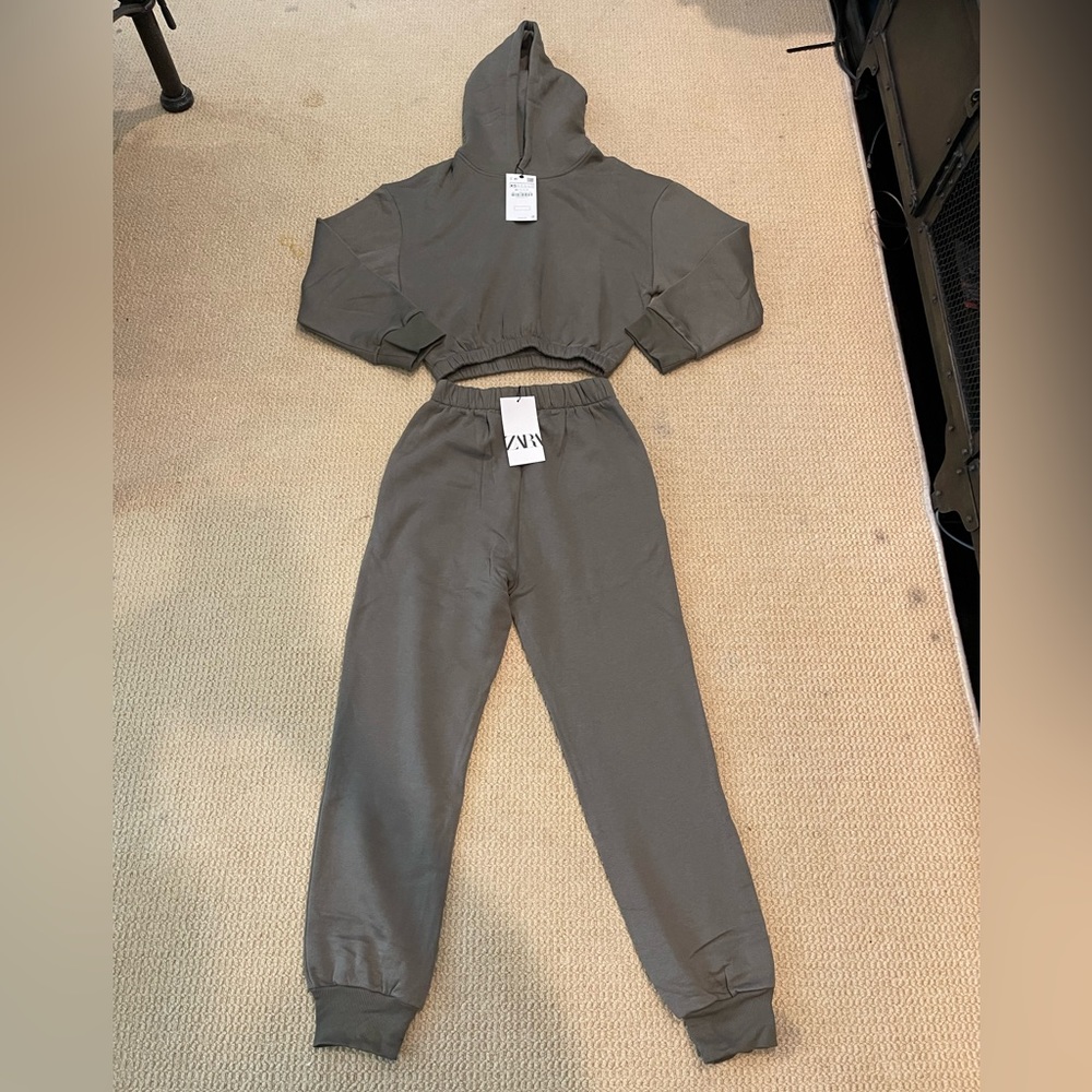 Zara sweatsuit set with hoodie